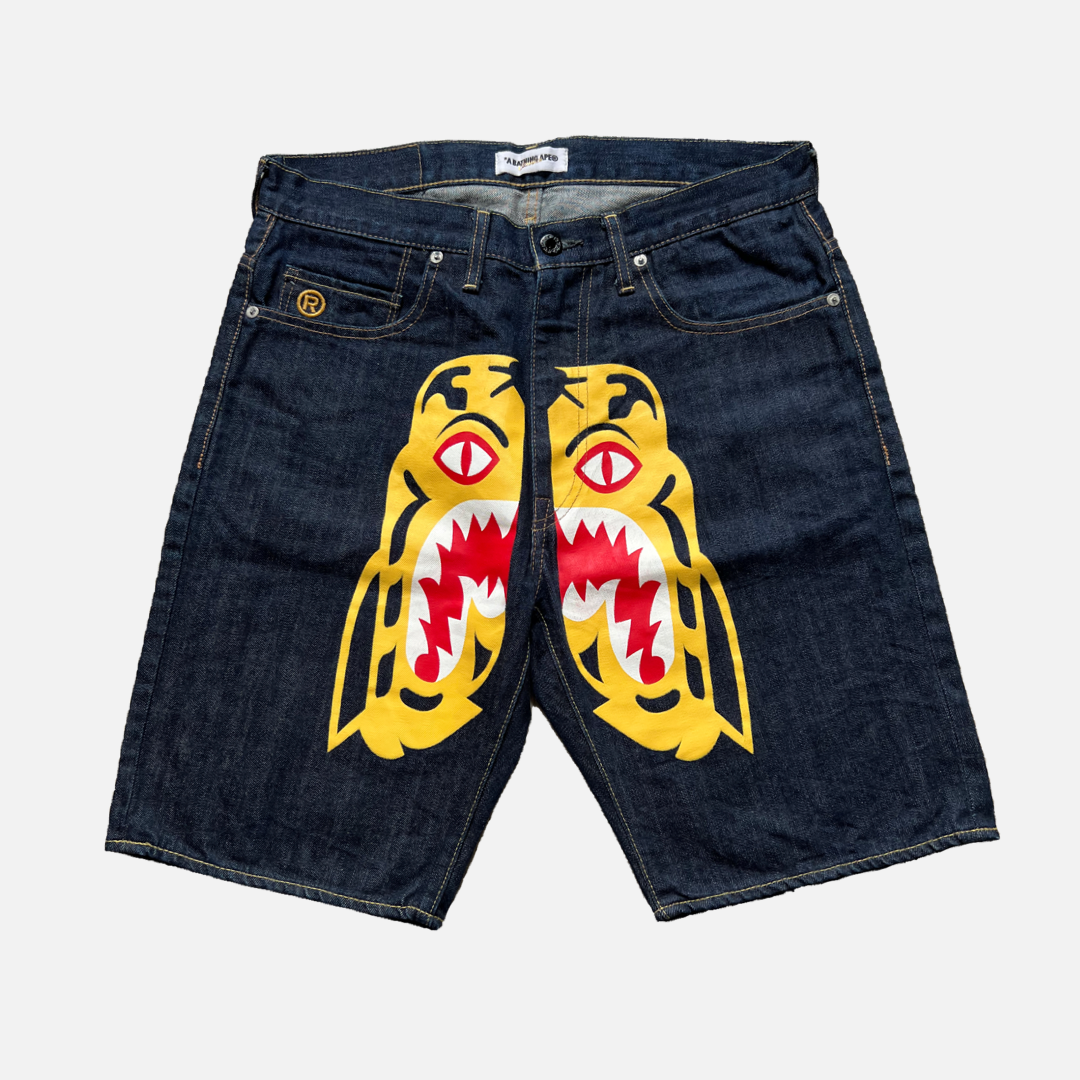 Pee BAPE デニムショートパンツ Mサイズ ショートパンツ SHARK DENIM SHORTS