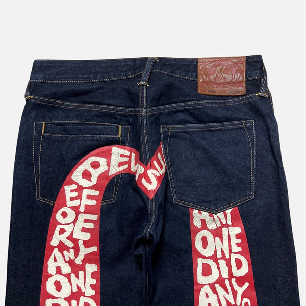 EVISU RED LETTERED DIACOCK [W31]